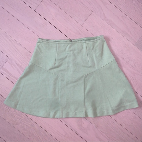 Urban outfitters light green skirt - Picture 3 of 5